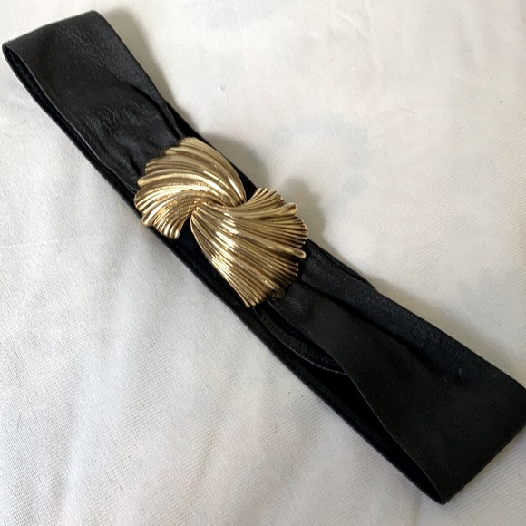 Vintage genuine leather belt with Bow Clasp - Picture 2 of 4